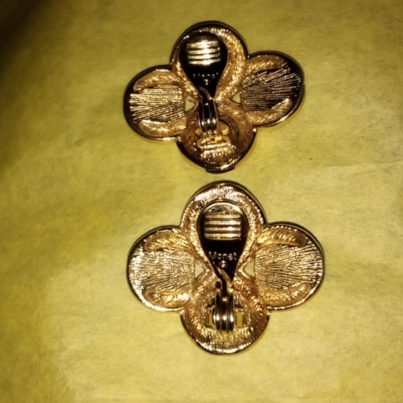 Beautiful Vintage Monet Gripoix Style Blue Cabochon Gold Tone  Clip On Earrings - Picture 3 of 6